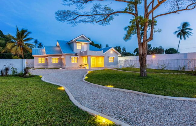 We Call It Home- Bububu - Foto 24