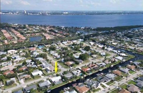 Renovated Modern Home with Big Pool & Ocean Access - Foto 28