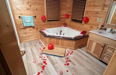 Luxury Cabin with Outdoor HotTub-NEW Construction - Foto 14