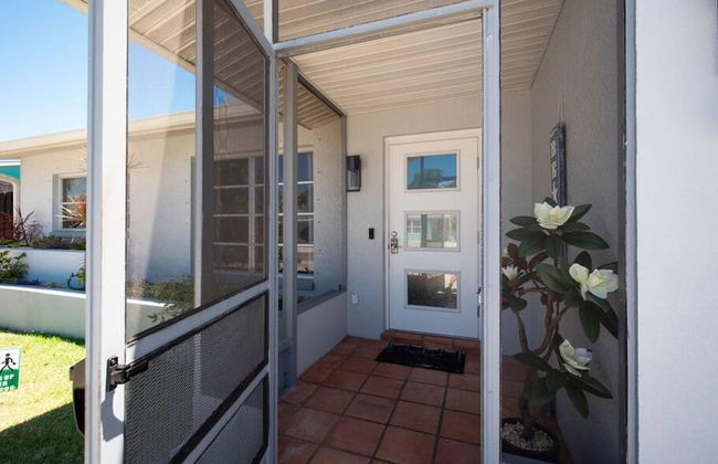 Steps to Beach Heated Pool - Foto 33