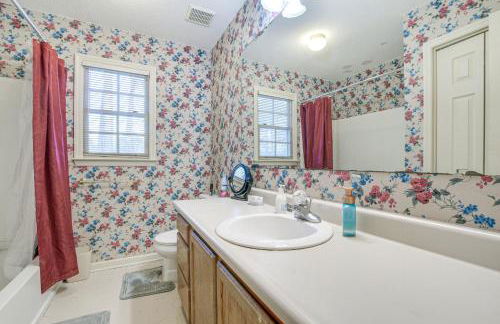 Lovely Fayetteville Home Deck and Fireplace! - Foto 18