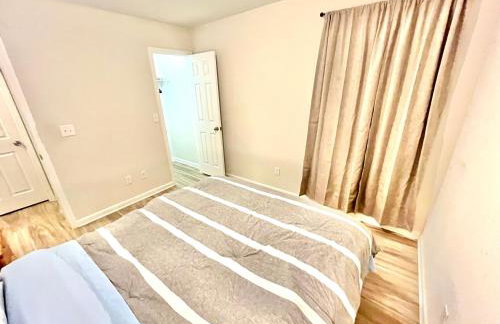 3 Bed Home 5 Mins to JAX Airport & Zoo - Foto 21