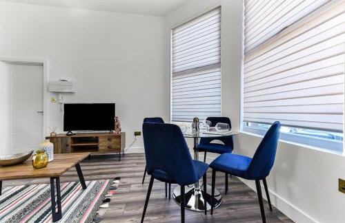 Comfy and Contemporary One Bedroom Flat - Photo 12