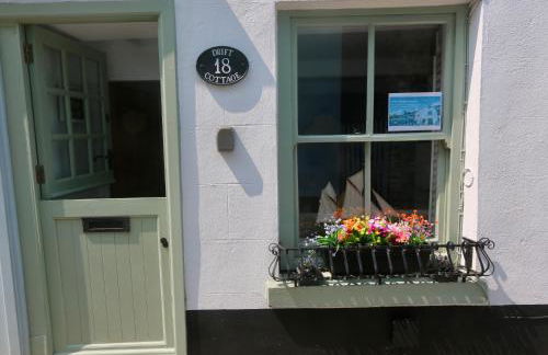 Drift Cottage - Fisherman's Cottage Brixham harbour - Photo 1