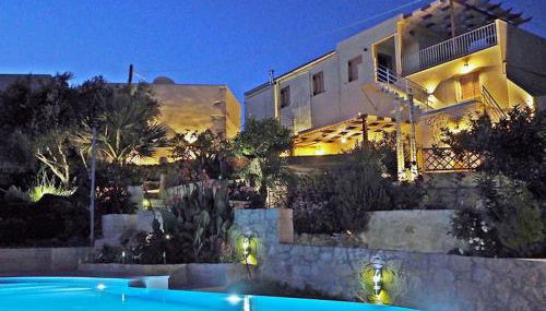 2 Apartments Sharing Garden and Pool - Foto 3, Garden, Other