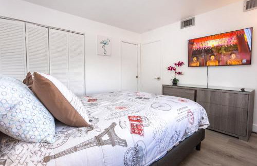 Bass & Sun Condominium 2/2 Bedroom - Photo 23