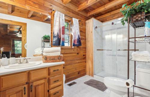 Cabin Bliss - Just 1 Mile from Lake Lanier - Foto 12