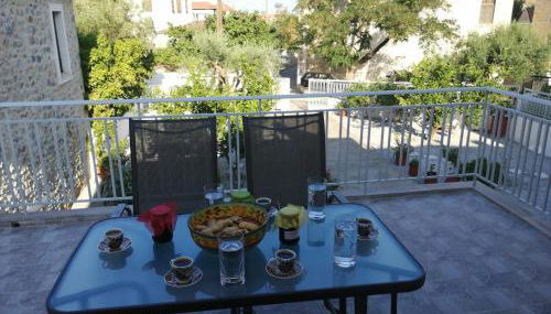 Sunny cozy House with grand courtyard - Foto 1