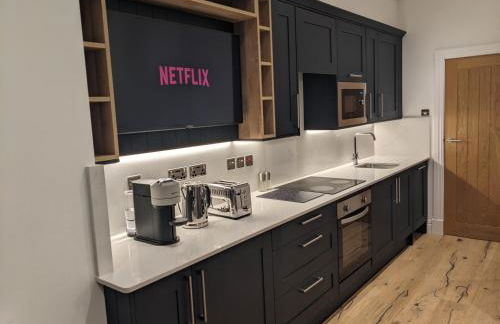 Modern aptmt, 2 Stops to Central London, Smart lock, Netflix - Foto 3