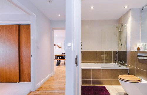 2 bed, 2 bath apartment in Roundhay - Foto 18