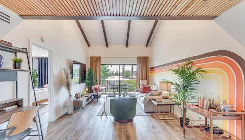 Resort-Style Pools Vibrant Condo in Palm Springs - Foto 1