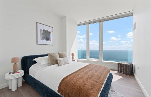 Lux Apts with Lake Views and Top Amenities - Foto 44