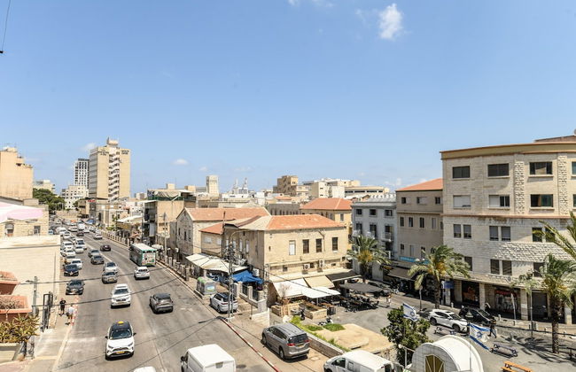 Vintage Charm 1BR Apt w Balcony & View - Foto 36