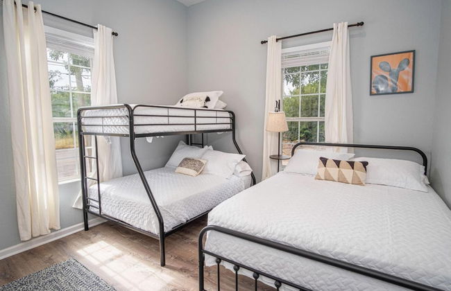 Charming 3BR 2BA Gem Close to Downtown Riverwalk - Foto 10