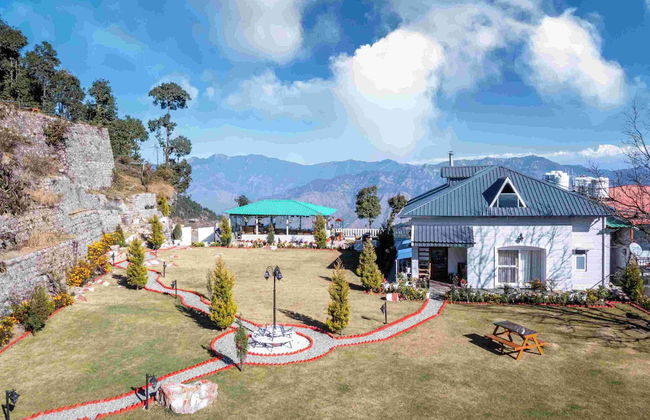 amã Stays & Trails Barefoot Bungalow, Dhanaulti - Foto 1