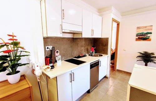 Family Suite with Terrace Garden - Photo 10