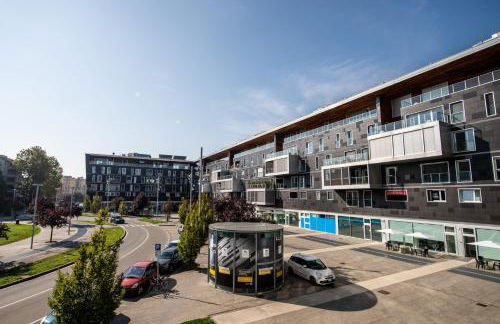 Loft Smart Parma l Wi-Fi Fibra, Indipendente, Perfetto per Business e Coppie - Photo 2