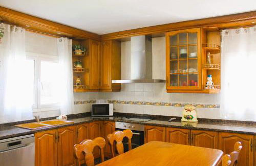 House with Pool and Sea Views - Photo 7