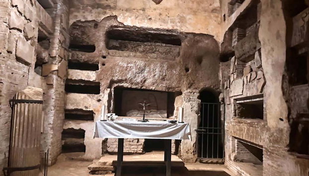 Tour por las Catacumbas de la Vía Appia - Foto 5, Una de las salas principales de las catacumbas