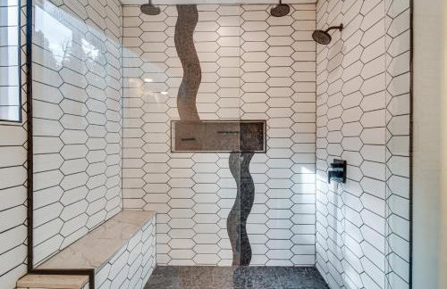 Great for Gatherings! Evergreen Getaway with Hot Tub - Foto 21