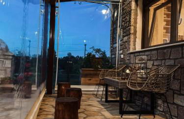 The Lady of the Lake studio - Photo 16