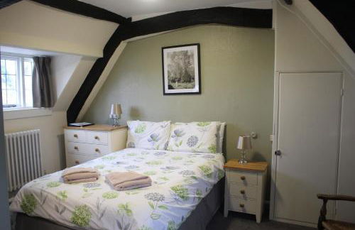 Charney Manor - Photo 8