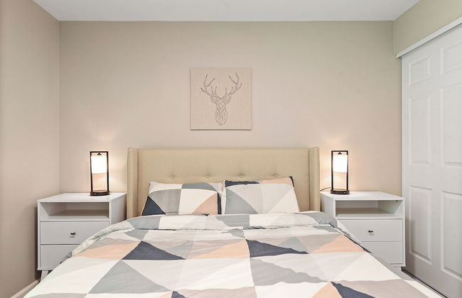 Cheerful Kirkland Home w/AC Big Yard, Walk to Beach - Photo 6