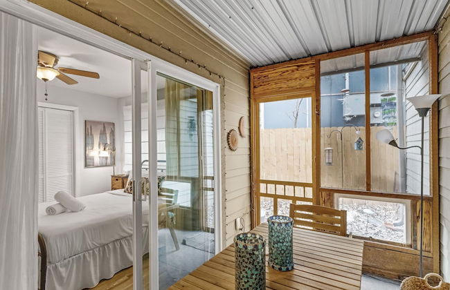 Cozy Retreat in Central East Austin - Photo 6