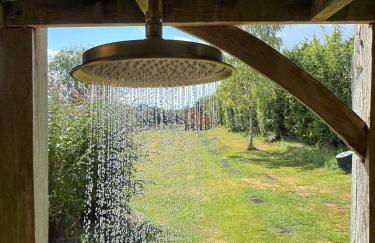 Private Countryside Annexe with Exclusive Wood Burner, Outdoor Hot Shower & Views - Foto 6