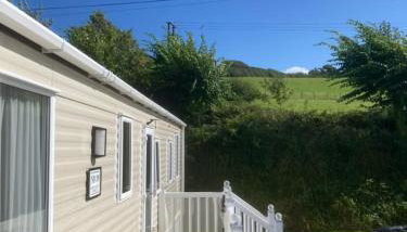 Mollys Retreat pet friendly three bed caravan with small garden Newquay Bay Resort Quieter area of park - Foto 2