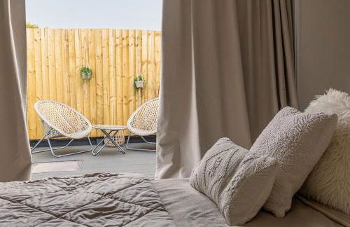 Lux Two Bedroom Home & Terrace in Stamford Centre - Foto 23