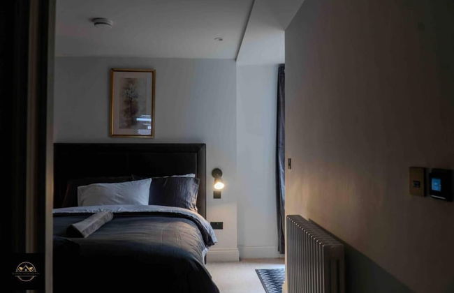 Lovely 3-bed Apartment in Altrincham - Photo 3