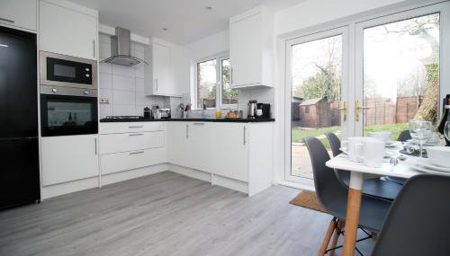 CHANDOS - Spacious Home, High Speed Wi-Fi, Free Parking, Garden - Foto 5, stove, pet friendly, toaster, minibar