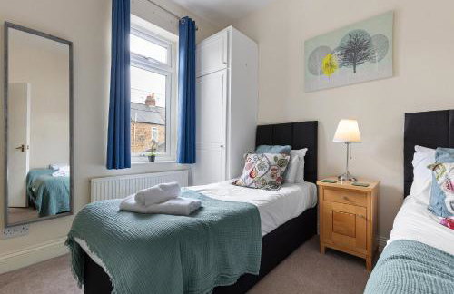 The Victoria - Quaint Victorian Home With Free Parking - Foto 33