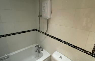 City Centre - Next to Hilton Hotel - Victoria Centre 2 Bedrooms Apartments - Close to Theatre Royal - in Victoria Centre Shopping Centre - 24 Hours Access - Parking Cars or Vans from Five Pounds a Day - Onsite Parking from Ten Pounds a Day - Foto 33