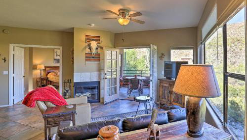 Serene Desert Escape with Porch and Resort-Style Perks - Foto 5