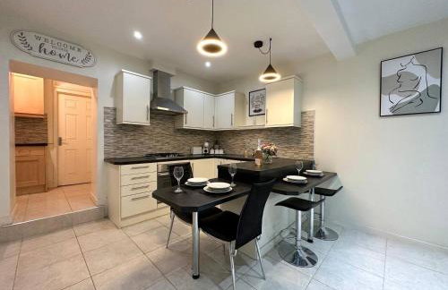 On Trend 3 Bedroom Home In Maerdy near Attractions - Foto 12