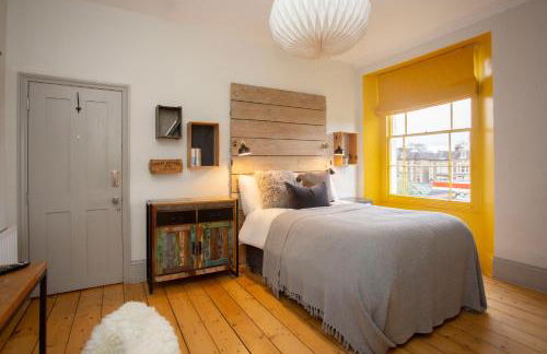 Stag & Hen Retreat - Walk to Nightlife - Sleeps 16 - Foto 9