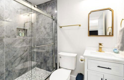 Brand-New 3Story Home with Rooftop in Midtown - Foto 21