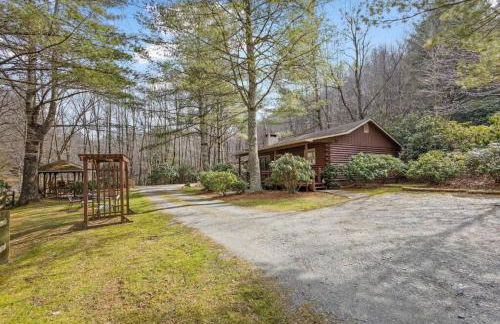 Classic Log Cabin with Fireplace on Quiet River - Foto 9