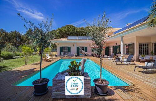 Spacious villa in Sesimbra with a private year-round pool - Foto 1