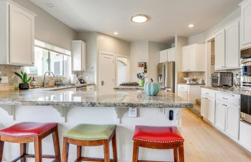 San Marcos Getaway with Deck and Lake Views! - Foto 10