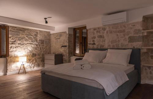 Charming stone apartment with jacuzzi in center of Omiš - Foto 20