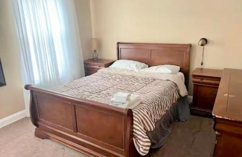 Tuscany 2900 - Classic Italian Style 3BR w Parking near Airport - Foto 38