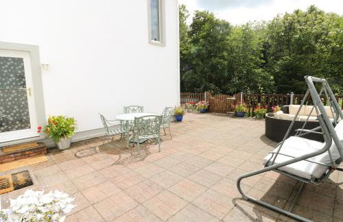 Charlecote House - Photo 17