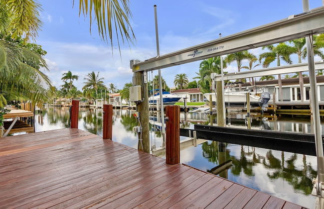 Flirty Flamingo Colorful Waterfront Escape w Pool - Foto 11