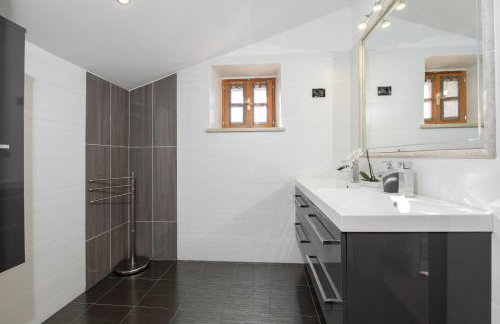 Villa Denis Village in Central Istria for 28 people pet friendly complex of 4 stone houses - Photo 35