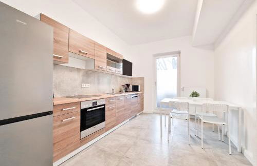 Tolstov Apartments - City Apartments with 1 or 2 Rooms - 15 Min to Messe DUS and Old Town DUS - Foto 16