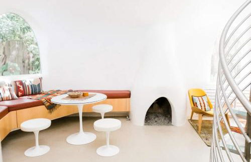 Unique Sculptured House with Private Beach Access - Foto 17