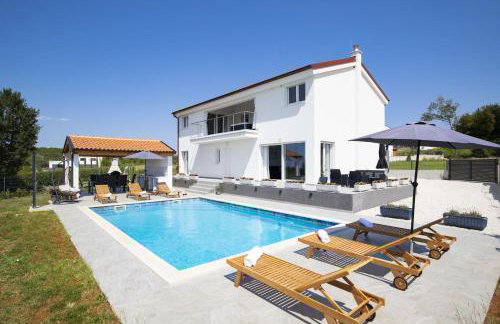 Villa Euphoria - Photo 2